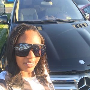 Meet your Posher, Miriam